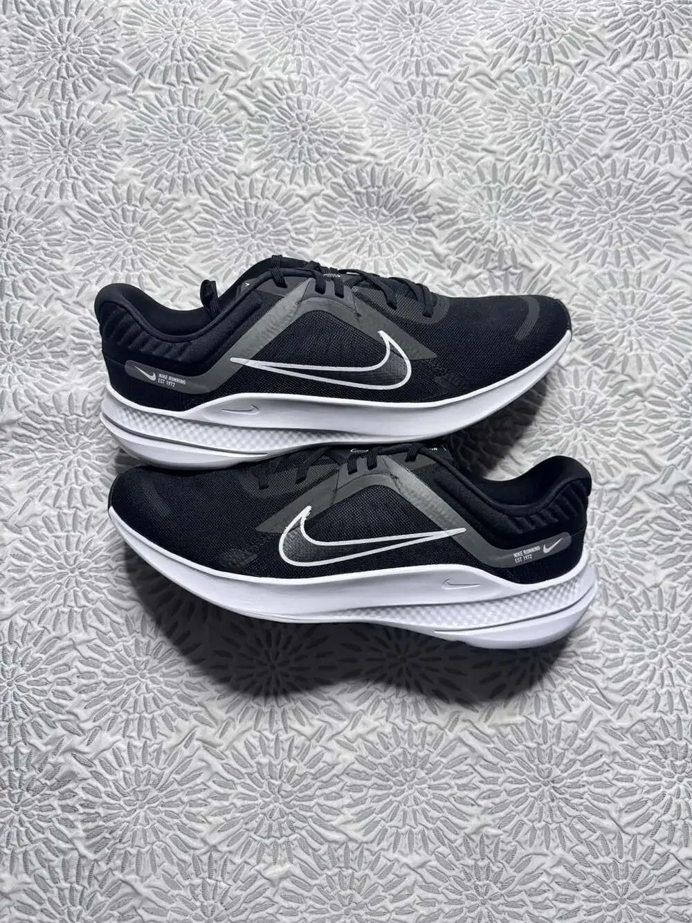 Nike Quest 5 Black Smoke Grey Dark Smoke Grey White Men's 12 DD0204-001